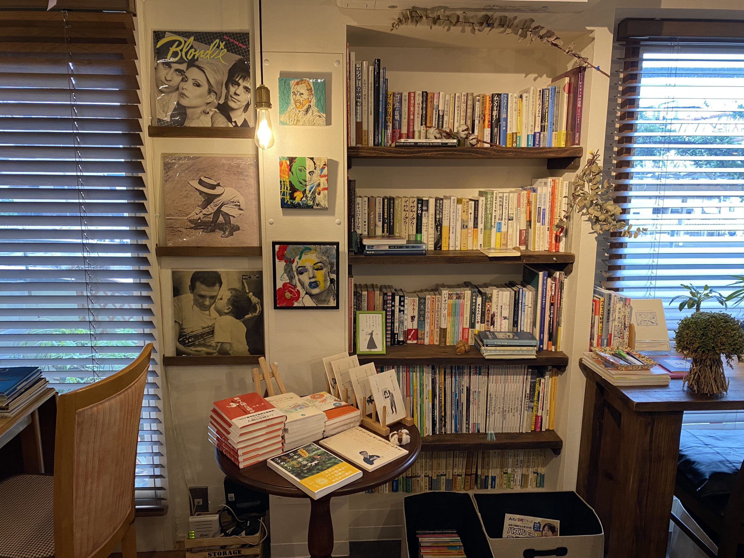 book_cafe-012-scaled.jpg